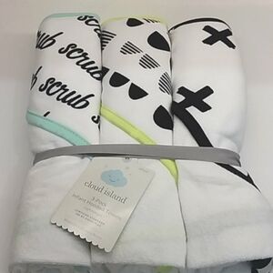 NWT Baby Cloud island 3 pack Hooded towels 30"x30"